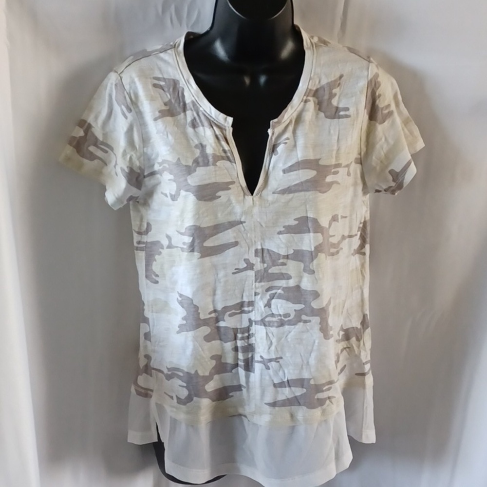 Sanctuary by Anthropologie Camo top - medium, 19" pit to pit